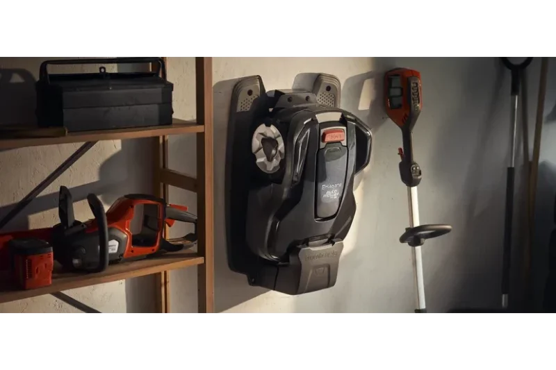 Husqvarna veggoppheng for robotklippere