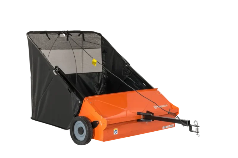 Husqvarna Sweeper – Bakmontert oppsamler for hagetraktorer